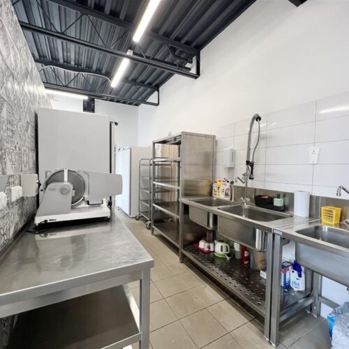 Pronájem kompletně vybavené a zrekonstruované rozvozové kuchyně